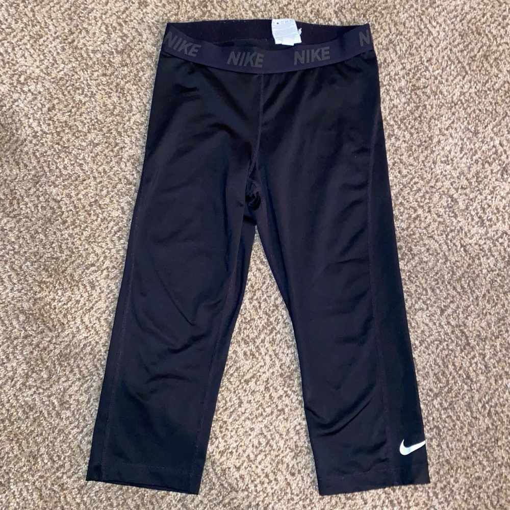 NIKE cropped leggings